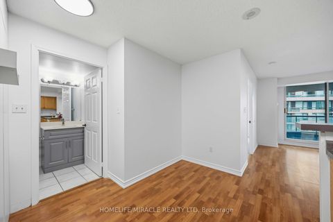 Photo 13 at 1010 - 7 Lorraine Drive, Willowdale West, Toronto