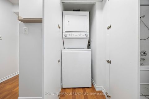 Photo 29 at 1010 - 7 Lorraine Drive, Willowdale West, Toronto