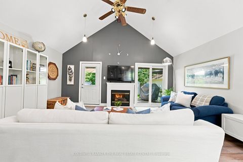 Photo 15 at 15 Presley Avenue, Birchmount, Toronto