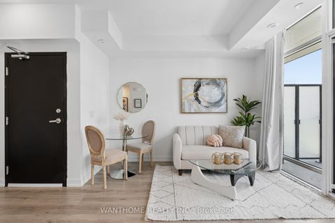 Photo 13 at 15 - 861 Sheppard Avenue W, Clanton Park, Toronto