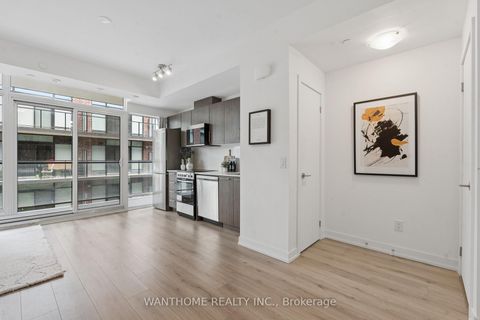 Photo 14 at 15 - 861 Sheppard Avenue W, Clanton Park, Toronto