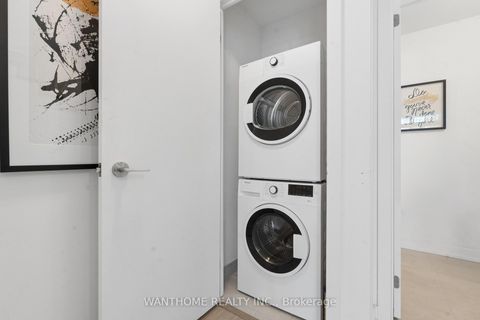 Photo 16 at 15 - 861 Sheppard Avenue W, Clanton Park, Toronto