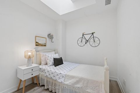 Photo 20 at 15 - 861 Sheppard Avenue W, Clanton Park, Toronto