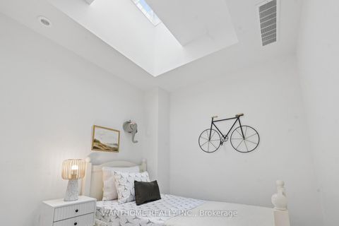Photo 21 at 15 - 861 Sheppard Avenue W, Clanton Park, Toronto