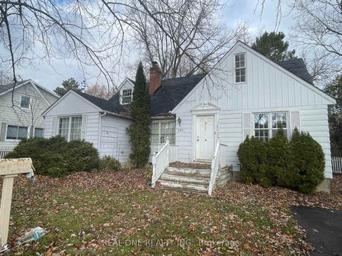 Photo 0 at 251 Richmond Street, Mill Pond, Richmond Hill