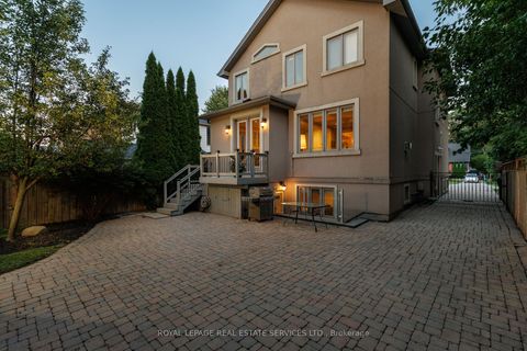 Photo 2 at 4 Springbrook Gardens, Queensway, Toronto