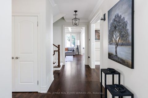 Photo 6 at 4 Springbrook Gardens, Queensway, Toronto
