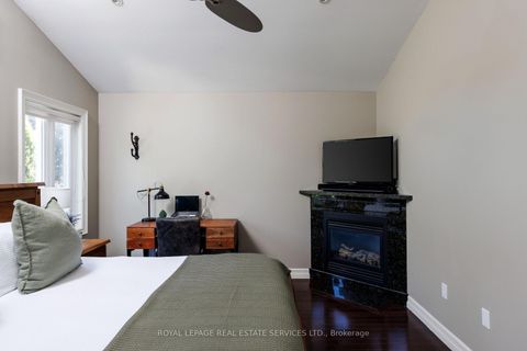 Photo 24 at 4 Springbrook Gardens, Queensway, Toronto