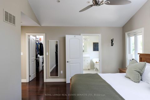 Photo 25 at 4 Springbrook Gardens, Queensway, Toronto