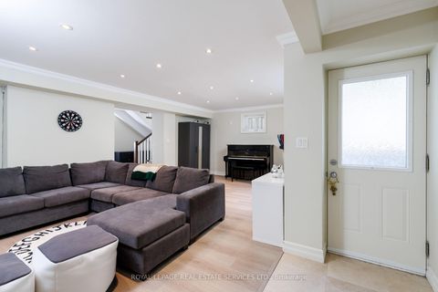 Photo 38 at 4 Springbrook Gardens, Queensway, Toronto