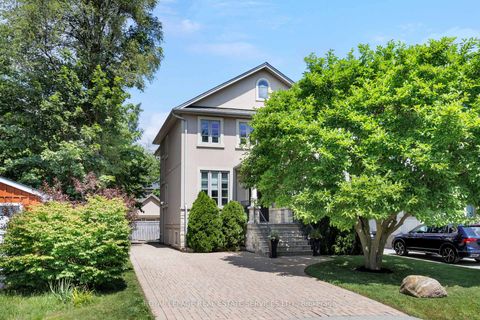 Photo 42 at 4 Springbrook Gardens, Queensway, Toronto