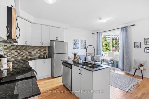 Photo 11 at 65 - 721 Lawrence Avenue W, Glen Park, Toronto