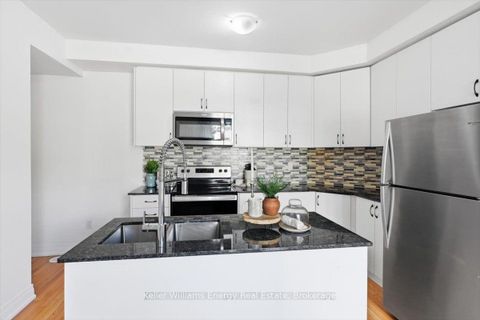 Photo 12 at 65 - 721 Lawrence Avenue W, Glen Park, Toronto