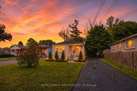 Photo 1 at 89 Darlingside Drive, West Hill, Toronto