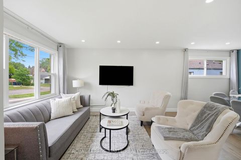 Photo 5 at 89 Darlingside Drive, West Hill, Toronto