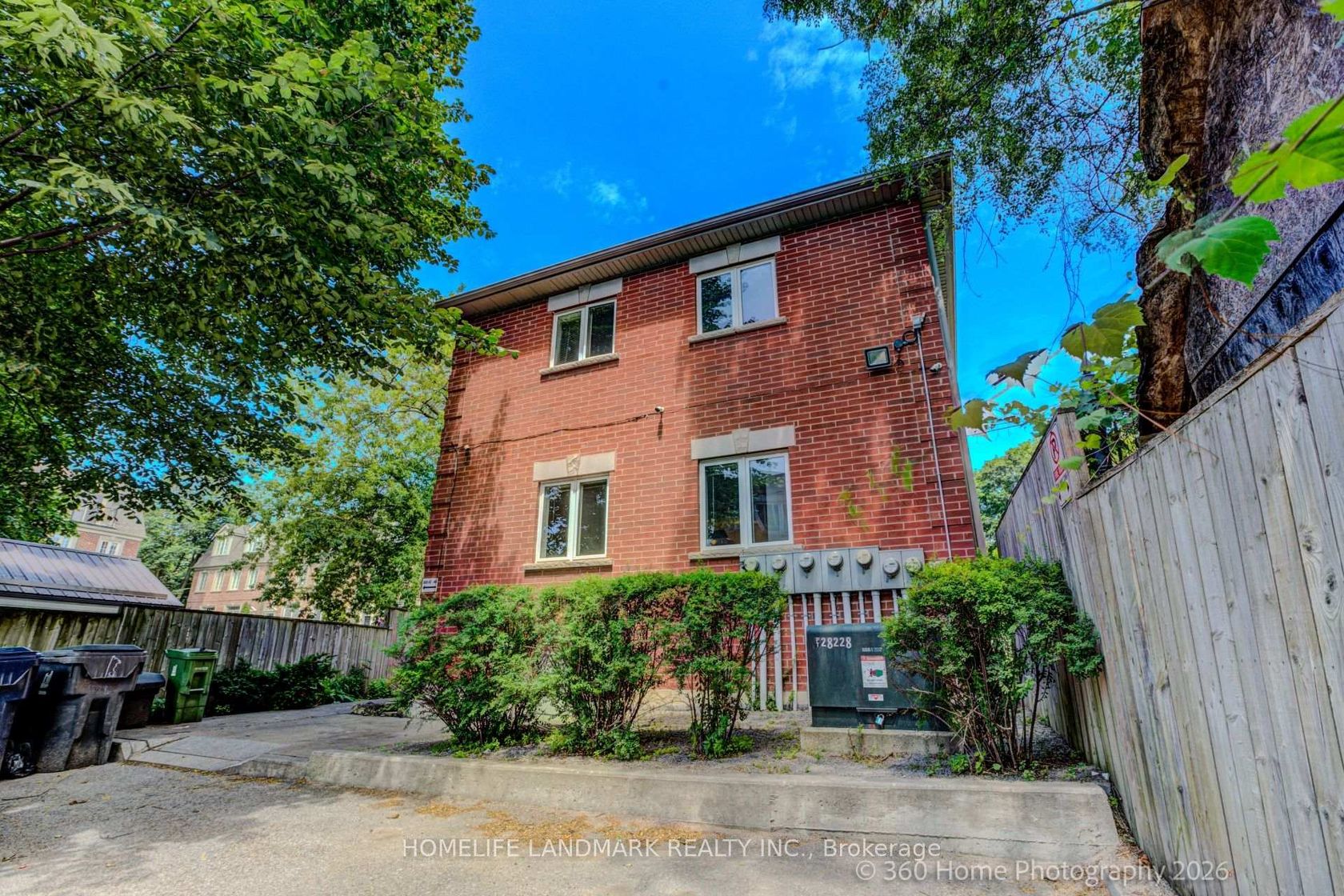 3 - 736 Kingston Road, Danforth, Toronto 