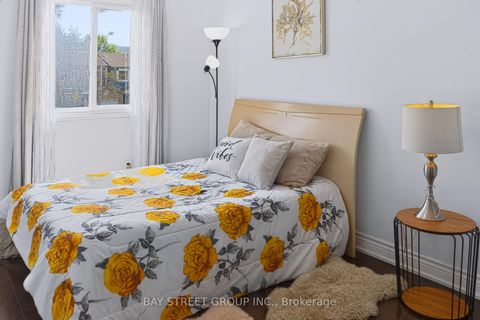 Photo 11 at 58 Tambrook Drive, L'Amoreaux, Toronto
