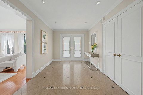 Photo 6 at 77 Mossgrove Trail, Windfields, Toronto
