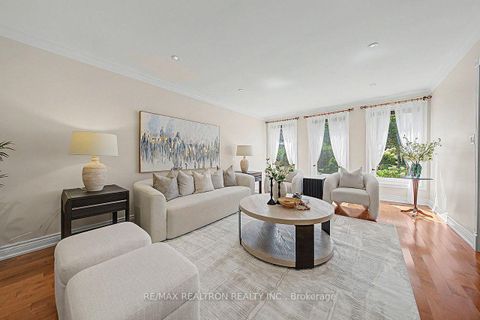 Photo 7 at 77 Mossgrove Trail, Windfields, Toronto