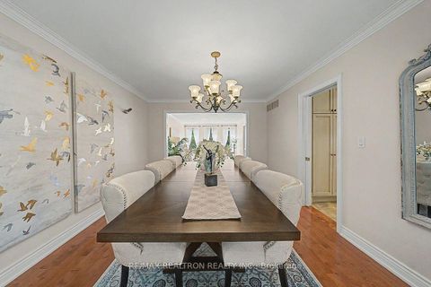 Photo 11 at 77 Mossgrove Trail, Windfields, Toronto
