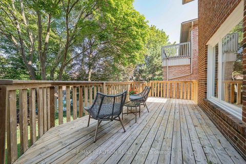Photo 19 at 77 Mossgrove Trail, Windfields, Toronto