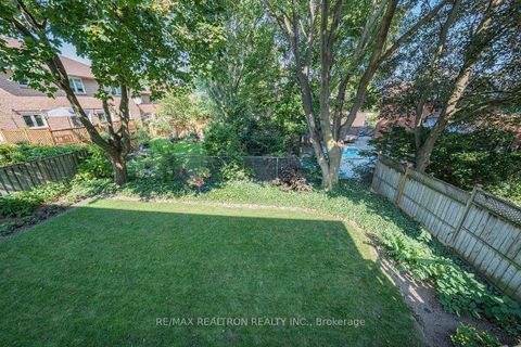 Photo 20 at 77 Mossgrove Trail, Windfields, Toronto