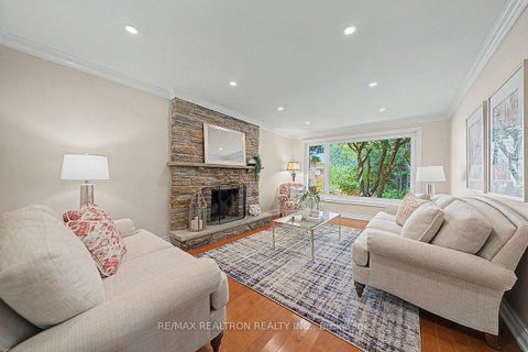 Photo 22 at 77 Mossgrove Trail, Windfields, Toronto