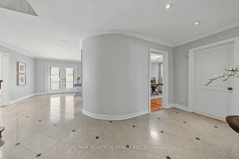 Photo 23 at 77 Mossgrove Trail, Windfields, Toronto