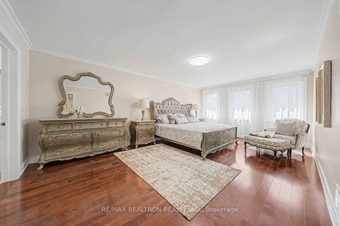 Photo 27 at 77 Mossgrove Trail, Windfields, Toronto