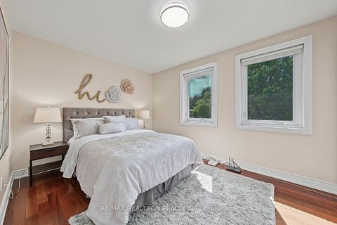 Photo 32 at 77 Mossgrove Trail, Windfields, Toronto