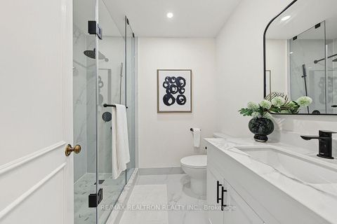 Photo 34 at 77 Mossgrove Trail, Windfields, Toronto