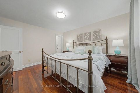Photo 36 at 77 Mossgrove Trail, Windfields, Toronto
