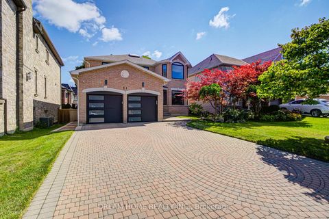 Photo 1 at 5 Silk Court, Langstaff, Richmond Hill