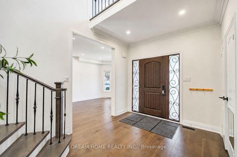 Photo 3 at 5 Silk Court, Langstaff, Richmond Hill