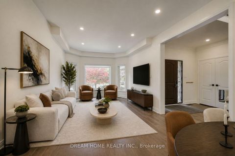 Photo 5 at 5 Silk Court, Langstaff, Richmond Hill
