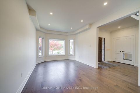 Photo 6 at 5 Silk Court, Langstaff, Richmond Hill
