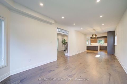 Photo 12 at 5 Silk Court, Langstaff, Richmond Hill