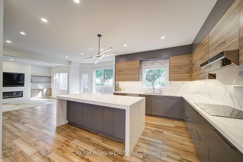 Photo 17 at 5 Silk Court, Langstaff, Richmond Hill