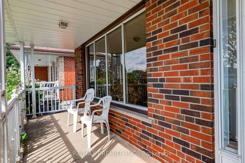 Photo 2 at 31 CORINTHIAN Boulevard, L'Amoreaux, Toronto