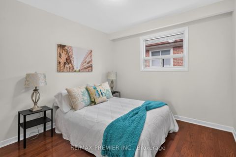 Photo 15 at 31 CORINTHIAN Boulevard, L'Amoreaux, Toronto