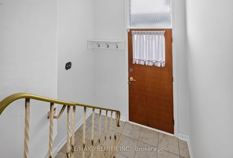 Photo 17 at 31 CORINTHIAN Boulevard, L'Amoreaux, Toronto