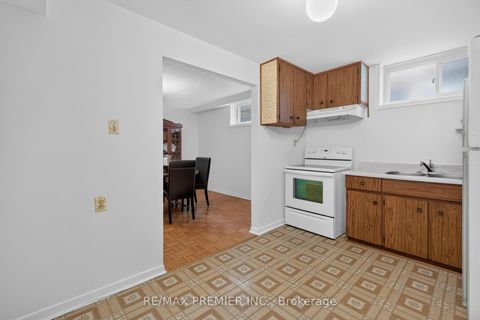 Photo 20 at 31 CORINTHIAN Boulevard, L'Amoreaux, Toronto