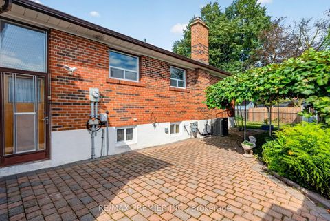 Photo 25 at 31 CORINTHIAN Boulevard, L'Amoreaux, Toronto