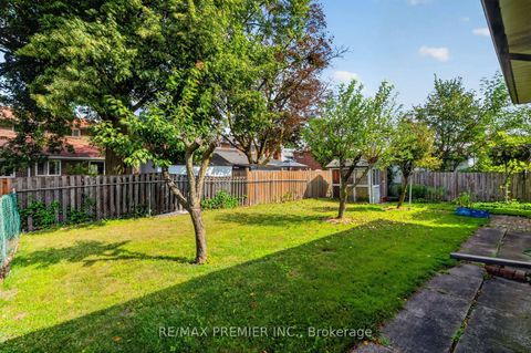 Photo 28 at 31 CORINTHIAN Boulevard, L'Amoreaux, Toronto