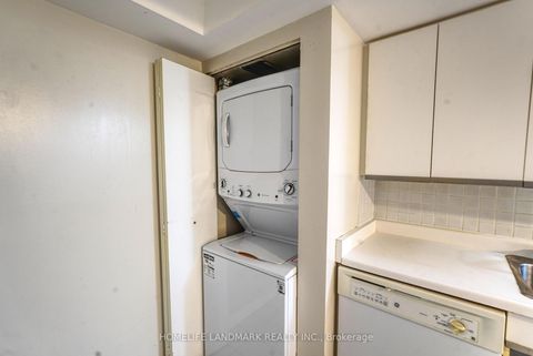 Photo 9 at 511 - 1001 Bay Street, Bay Street Corridor, Toronto