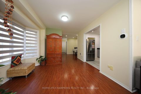 Photo 5 at 16 Echo Glen Road, Morningside, Toronto