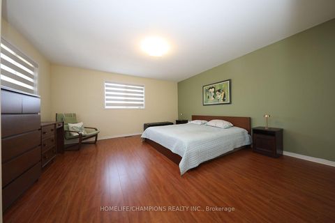 Photo 10 at 16 Echo Glen Road, Morningside, Toronto