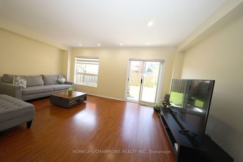 Photo 11 at 16 Echo Glen Road, Morningside, Toronto