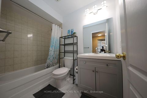 Photo 13 at 16 Echo Glen Road, Morningside, Toronto