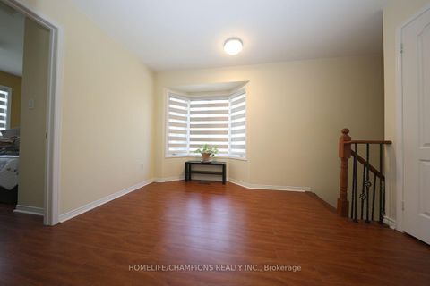 Photo 18 at 16 Echo Glen Road, Morningside, Toronto